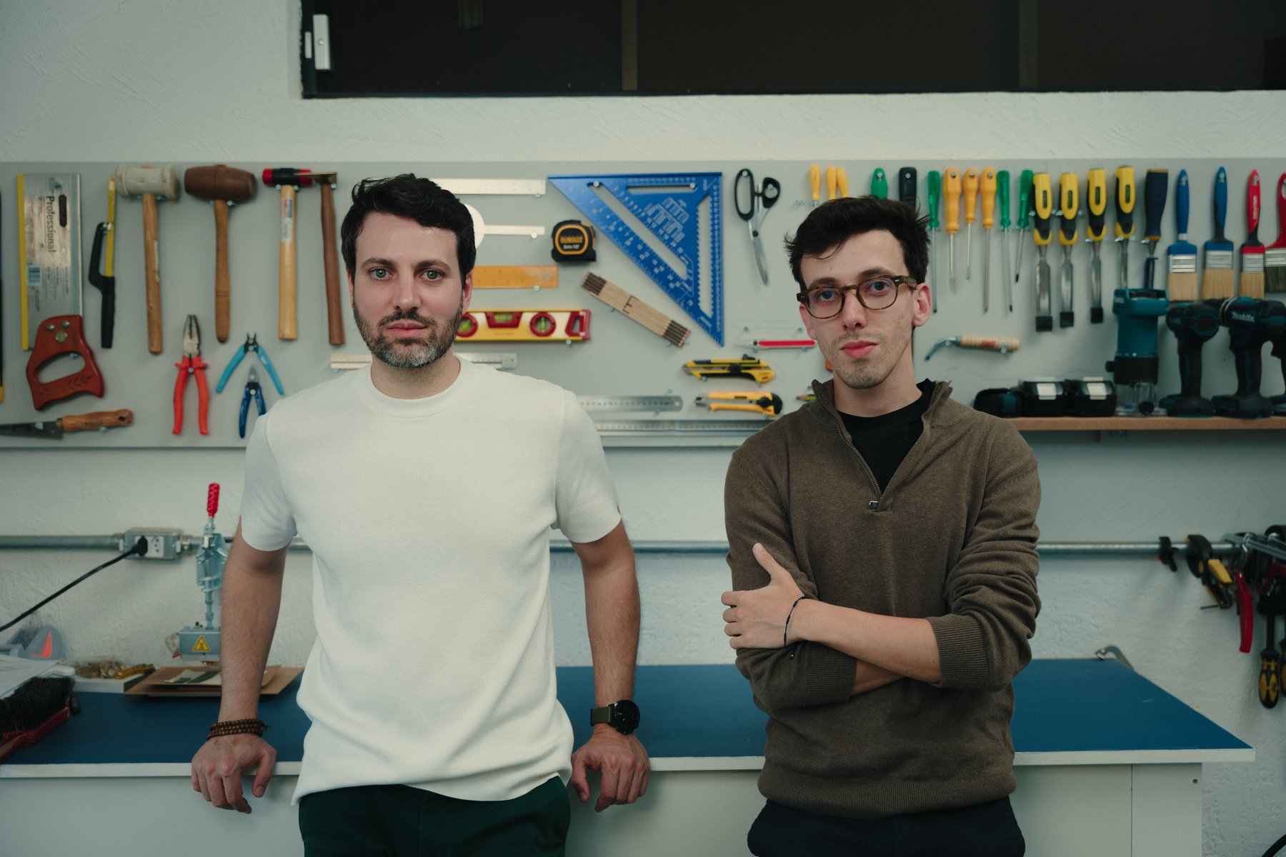 Eduardo Bastos e Victor Fim no ateliê da Factory36, em São Paulo